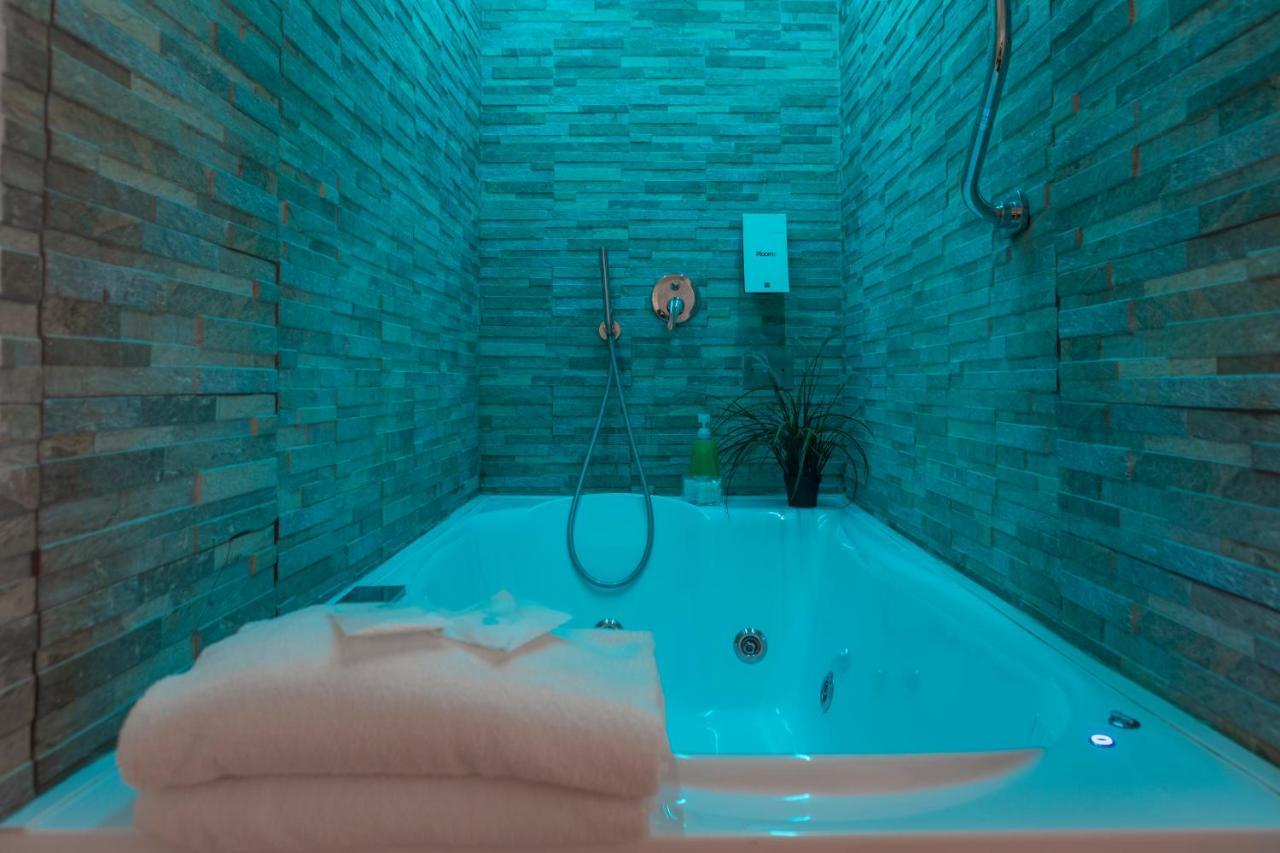 Irooms Jacuzzi Gæstehus 2*