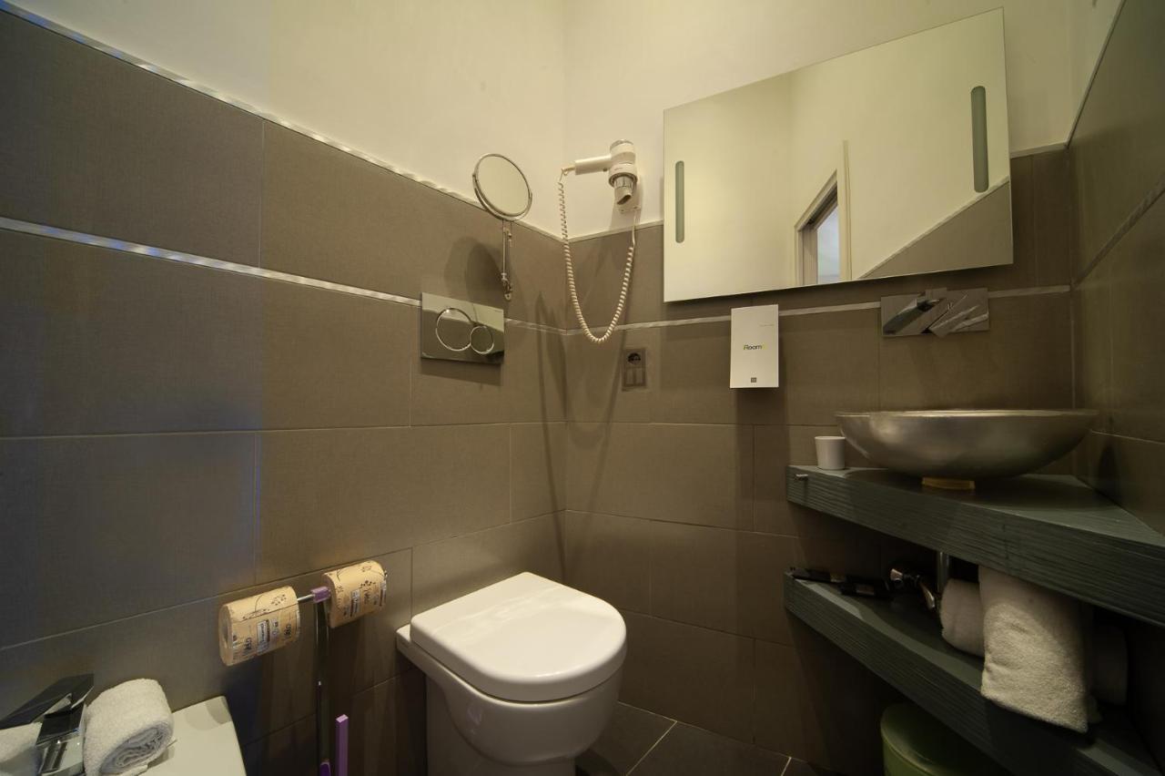 Irooms Jacuzzi Gæstehus