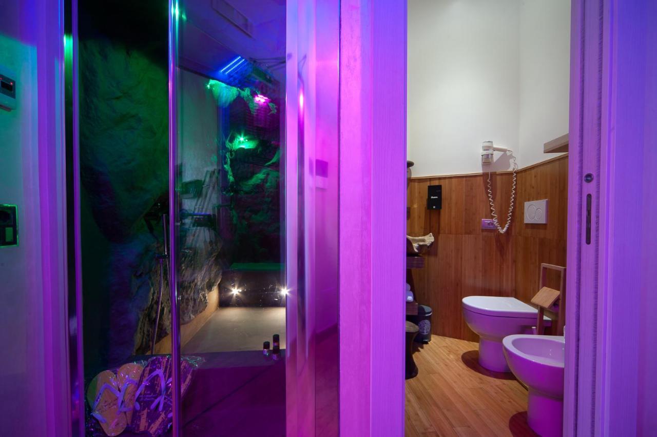 Irooms Jacuzzi Gæstehus